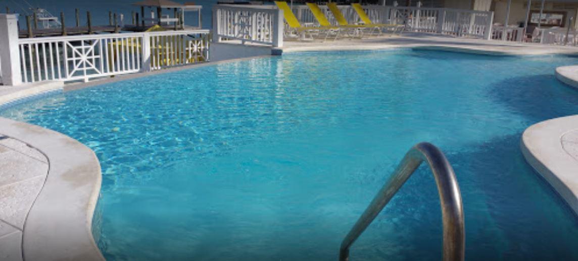 Romora Bay Resort & Marina Dunmore Town Exterior photo