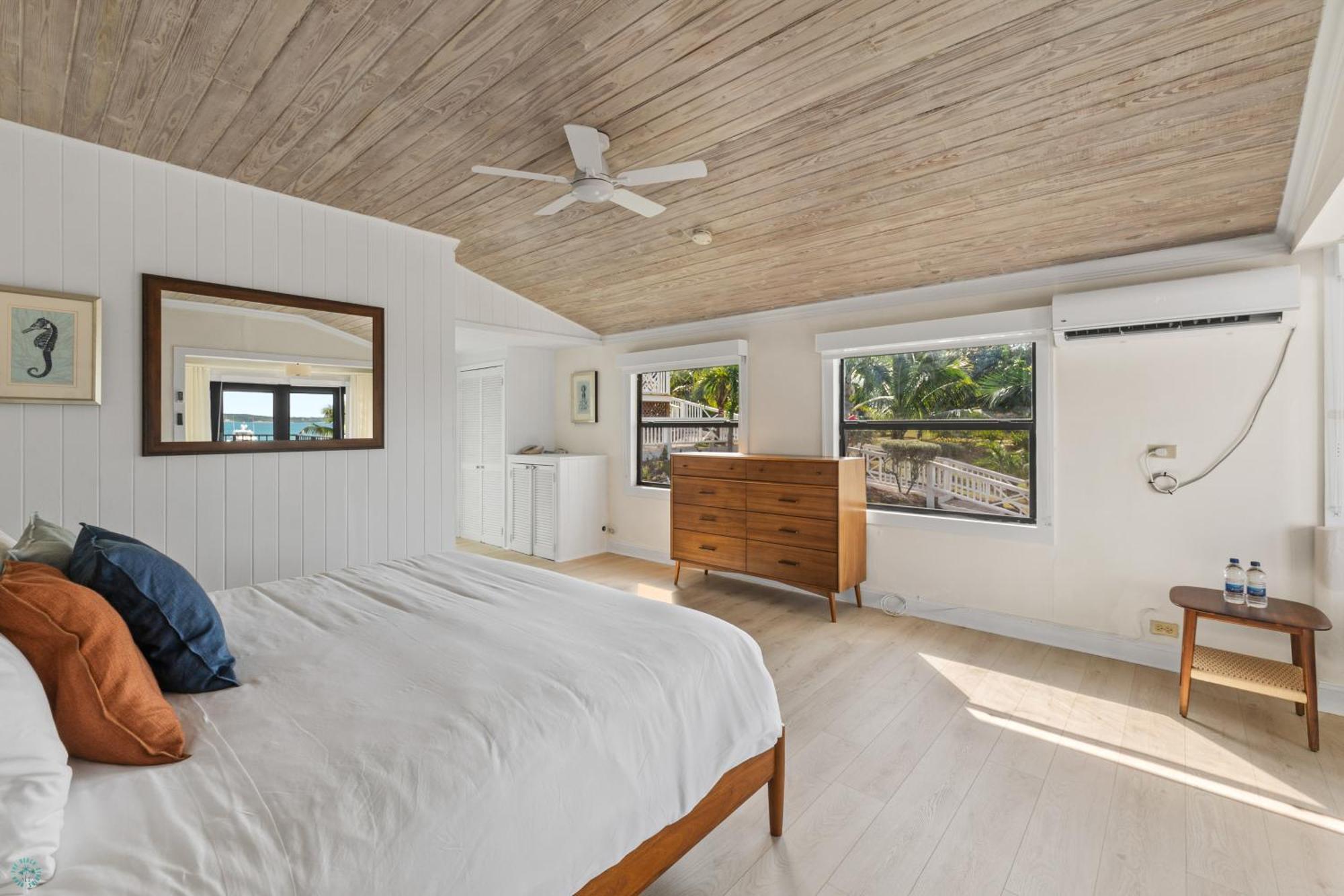 Romora Bay Resort & Marina Dunmore Town Exterior photo